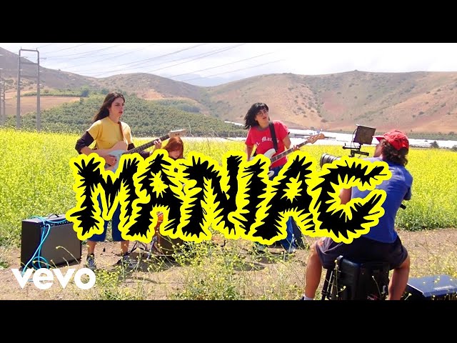 Kid Sistr - Maniac (Official Lyric Video)