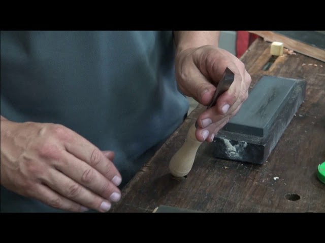Tricks to Sharpening V Carving chisels