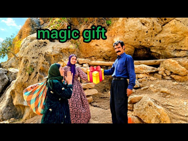 An Elderly Man Changed a Homeless Family’s Life with a Magical Gift. ✨❤️