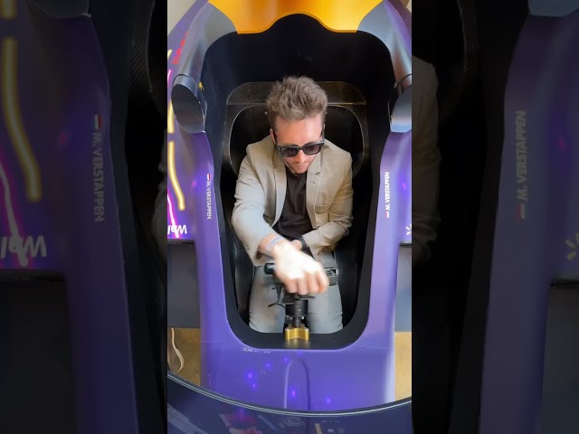 Let’s drive a $130,000 F1 simulator 🏎️