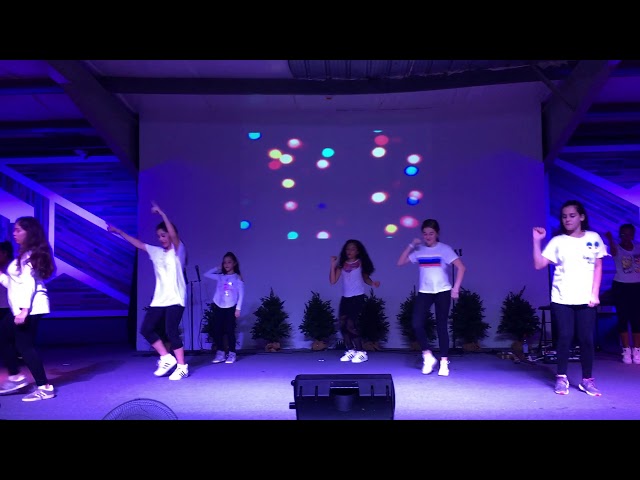 LUZ Y SAL - Grupo de baile AMAZING CHRISTIAN SCHOOL (12/17/2017)