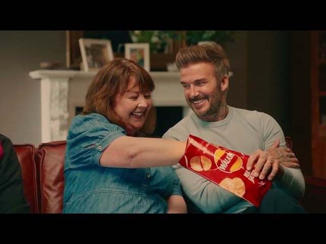 Thierry Henry & David Beckham surprise football fans in search of Walkers | No Walkers, No Game.