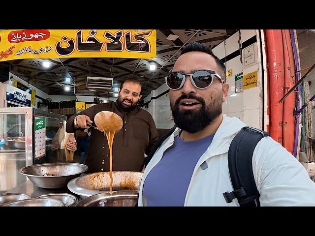 Trying Pakistani Street Food for Breakfast in the Old City 🇵🇰