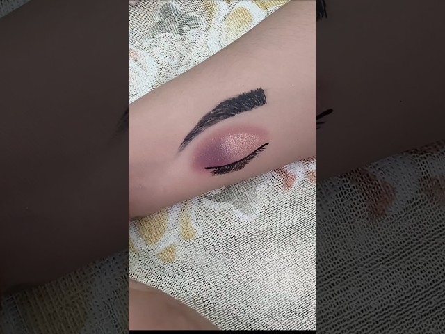 Eye makeup tutorial on hand #eyemakeup #trending #makeup #youtubeshorts #shorts