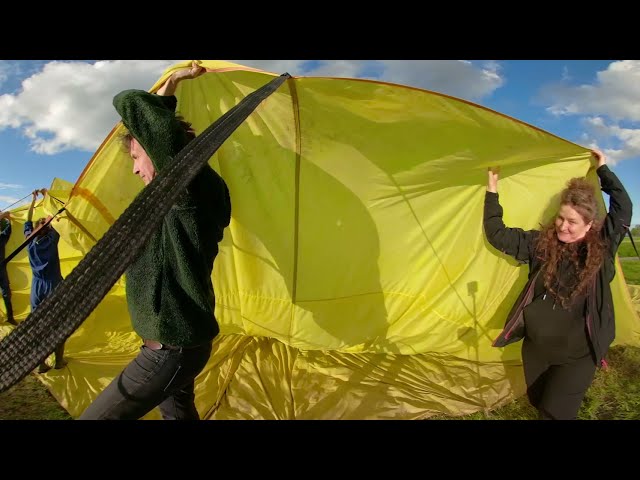 Gelbe vom Gau - Sculpture by Moritz Matschke & Anna Pech - Freispiel Supergau