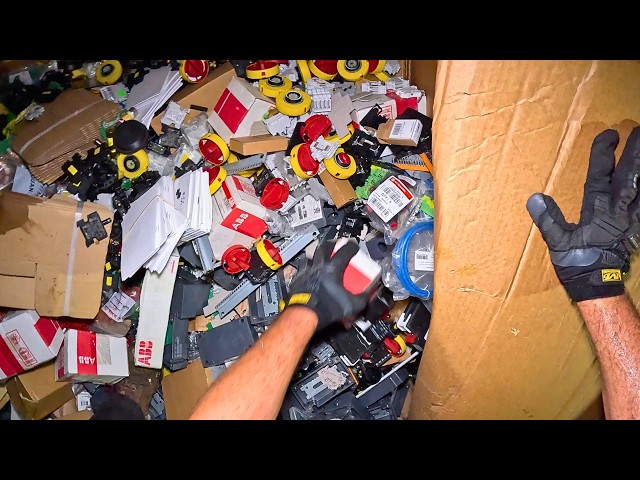 Dumpster Diving "Moonwalkin' Like Michael Jackson!"