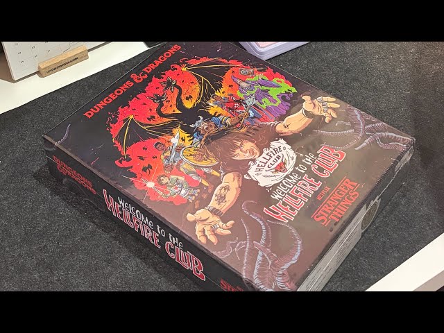 UNBOXING WELCOME THE HELLFIRE CLUB - STRANGER THINGS - DUNGEONS & DRAGONS