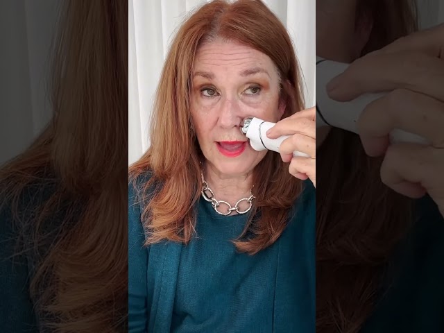 When Carol says hold, you hold! 👏🏻 try these tips on treating your jowl using the Trinity+ 💙#nuface