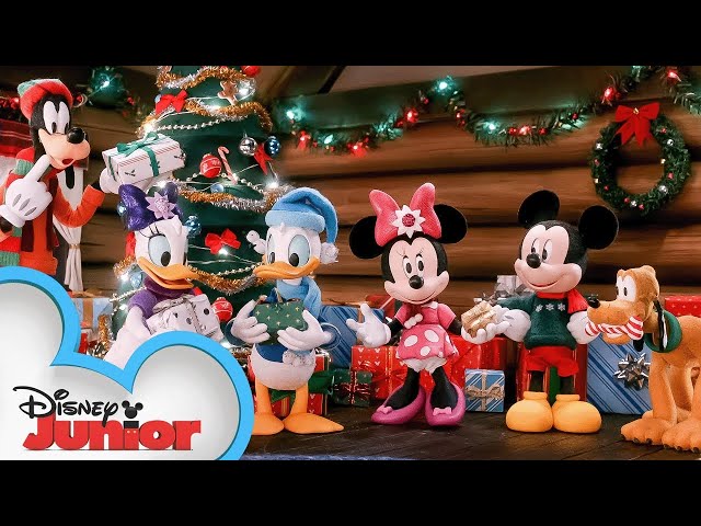 Mickey & Friends Tell Christmas Tales 🎄| Mickey's Christmas Tale | Compilation | @disneyjr