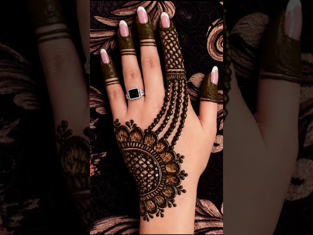 Simple Mehndi Design#shorts #viralshorts #trendingshorts #mehndidesign