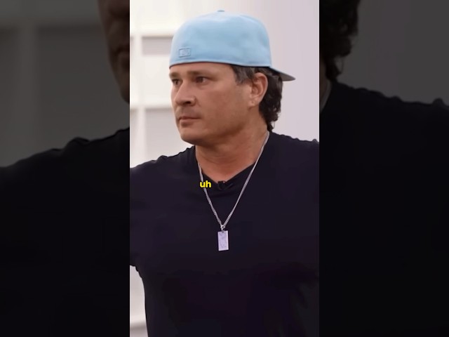 😳 Look at Tom’s BODY language! #blink182