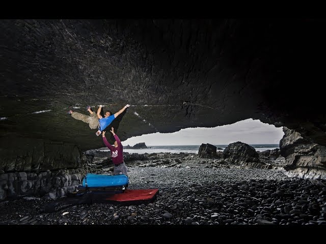 Tom Randall climbs the insane-looking The Kraken V13