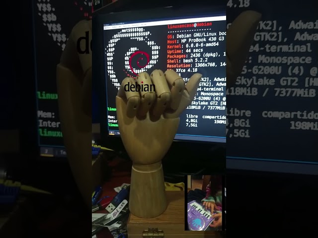 Linux Debian 12 Bookworm #shorts