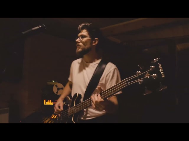 //LESS (Live Session at LE DOJO)