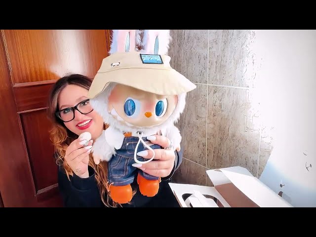 ¡SORPRESA GIGANTE! 🎁 Abriendo un LABUBU enorme con la Abuelita 👵🏻✨