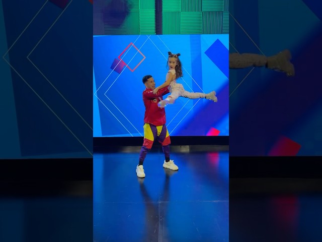 Chicos Hagan esta baile 💃🏻🕺🏾con sus amigos, Familia y etiquétanos 📮❤️ @LosMeniquesDeLaCasa