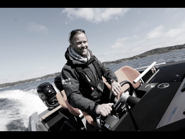 Kjøre båt raskt i sving