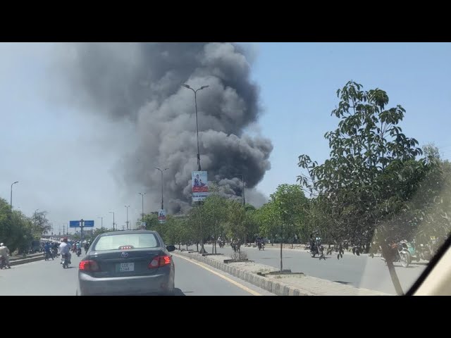 PEL Factory in Lahore Caught Fire this Morning