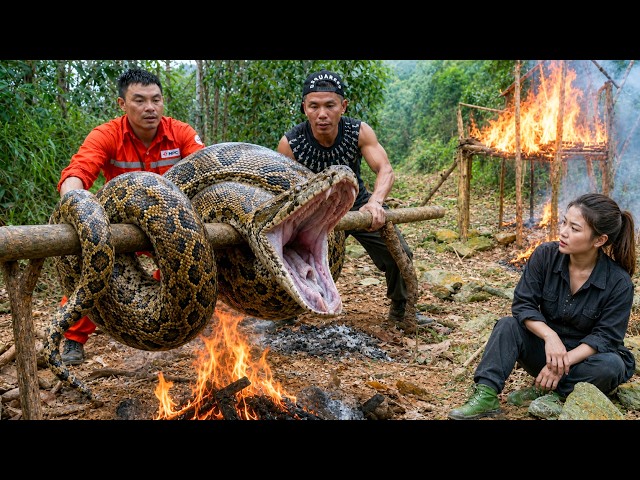 Catching a Giant Python Deep in the Forest and Roasting It Whole | 90 Days of Extreme Survival