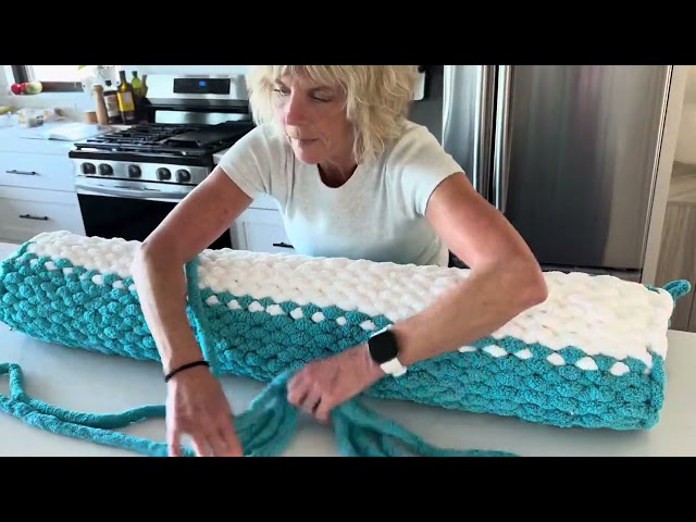 Chunky Knit Blanket Tutorial