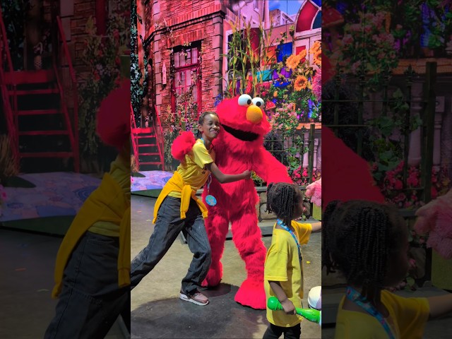 ♥️Gigi Kids meet Elmo ♥️ #sesamestreet