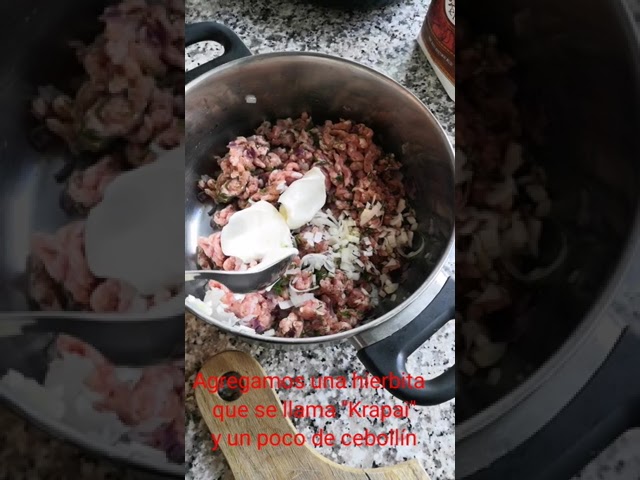 Comida típica Lituana! Cocinando Kibinai!