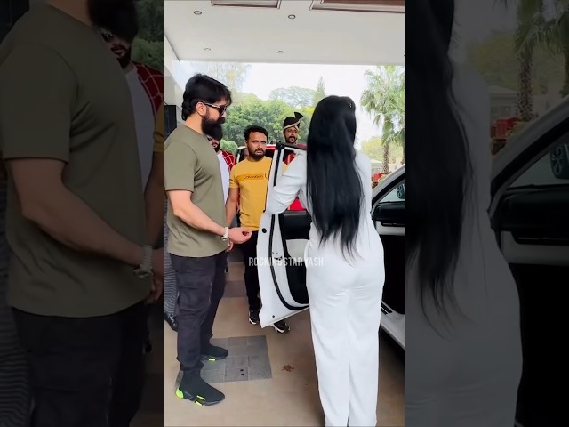 Yash Autograph to fangirl Car #yash #rockingstaryash #toxic #shorts