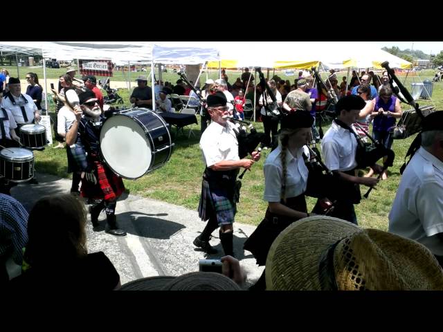 Kansas City Celtic Pipes & Drums - March off: Scotland the Brave