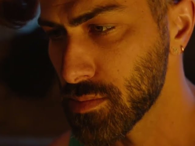 Fall From The Man In The Forest ( Gay Films )