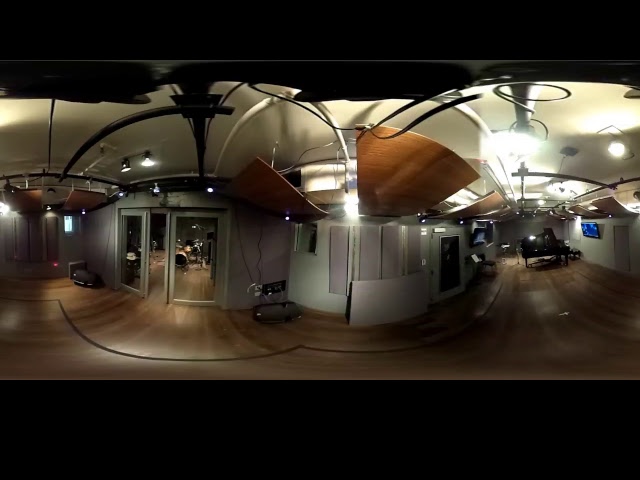 Concert on the Holodeck: Connecting Artists