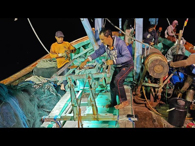 My First Day as a Fisherman!! Traditional Fishing Activities at Sea - Fisherman's Story