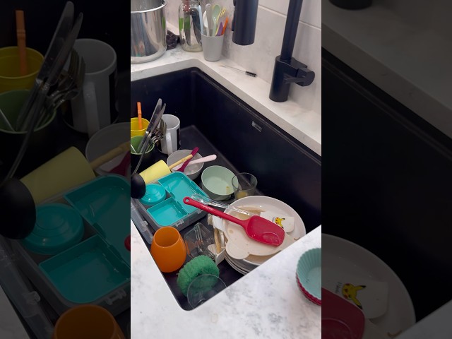 Tidying & Cleaning #housecleaner #messy #reality #cleaning #sahm #adhd #cleaningmotivation