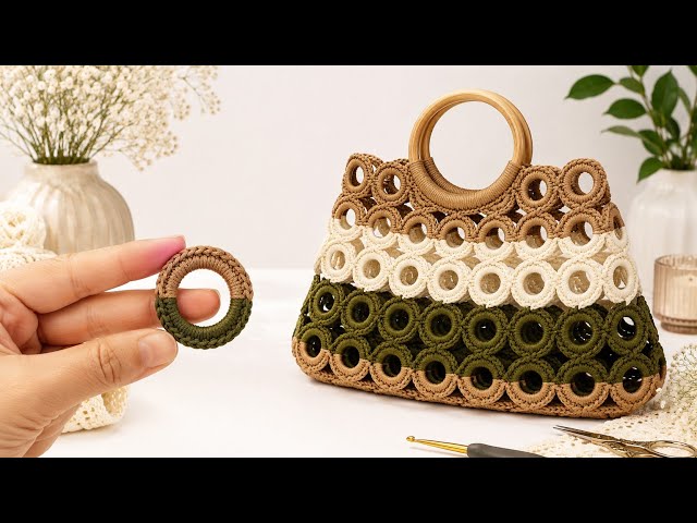 This Ring Motif Transforms into a Bag! A Very Stylish and Easy Knitted Bag Tutorial. Maximum Style