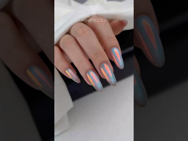 Gorgeous Chrome Effect on Cat Eye Base! Used: 0.5g-GT123 Chrome Powder #yokefellow #nails #nailart