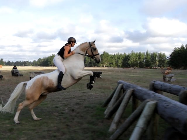 Huge bare back jumping - Free Riding - Alycia Burton - Go Pro 1080p