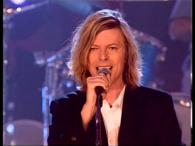 David Bowie – Absolute Beginners (Live BBC Radio Theatre 2000)