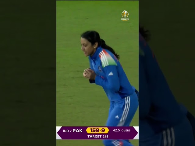 The moment India completed a comprehensive win over Pakistan at #CWC25 👏
