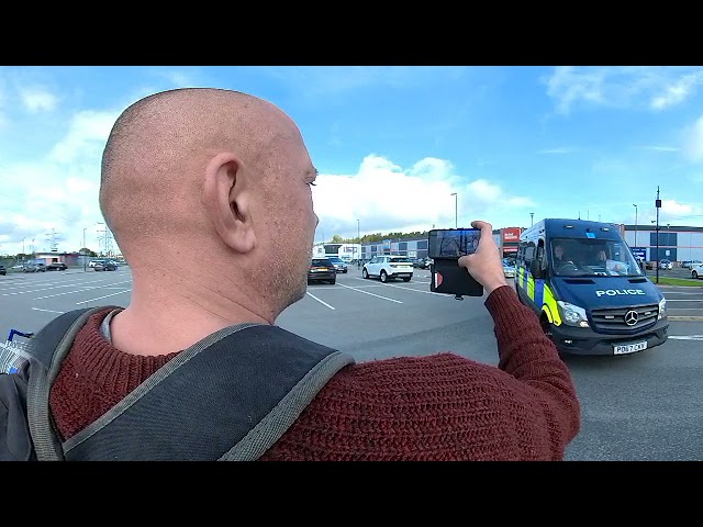 Cops love aldi but not filming 360°long version.