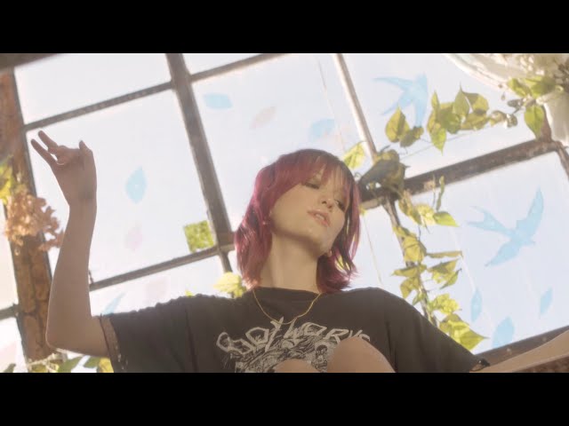 GRAE - Spinning (Official Visualizer)