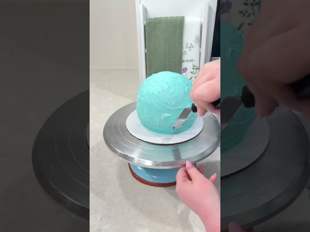 Model earth spherical cake tutorial 🌎 #bakingtutorial #earthcake #buttercreamcake #caketutorial #diy