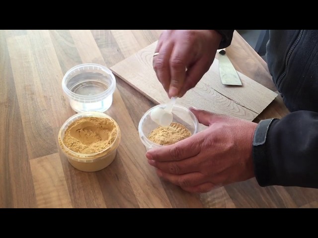 Houtreparatie met Wood Mastic B2 Poeder vulmiddel.