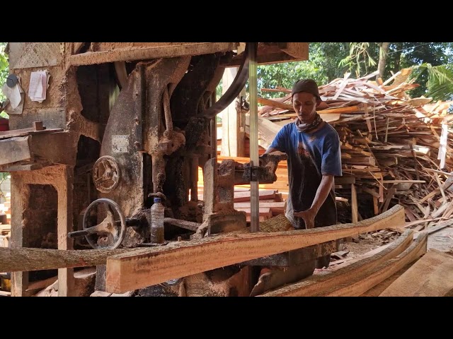 NEXT-LEVEL Woodworking! Ultra-Fast Sawmill Machine Processing Long Timber