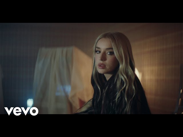 Lola Indigo, Paulo Londra - PERREITO PA LLORAR (Video Oficial)