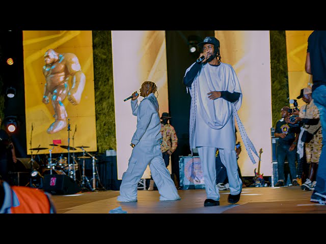 All white dressed  Liam Voice performances Biggwa with Fik Fameica