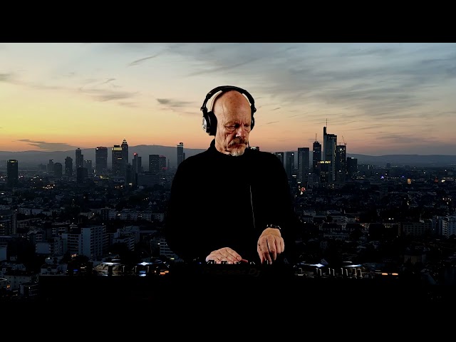 Chilled Hypnotic Techno Over Frankfurt’s Skyline