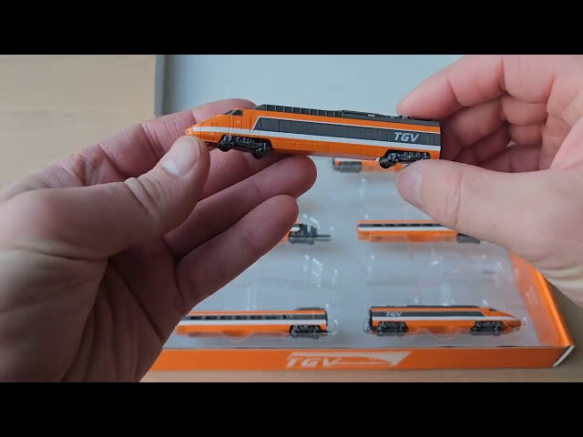 TGV Z Scale from AZAR: Unboxing and closer look