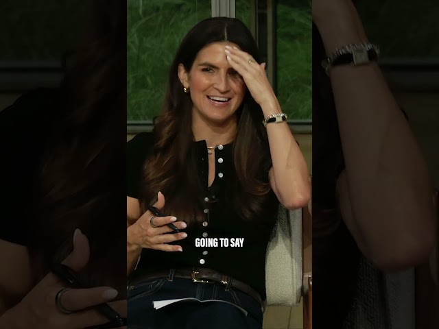 Kaitlan Collins revela el consejo que Oliver le dio y que la convirtió en una mejor reportera.