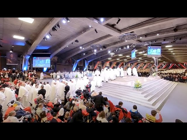 VR - Underground Basilica of St  Pius X - Lourdes 360