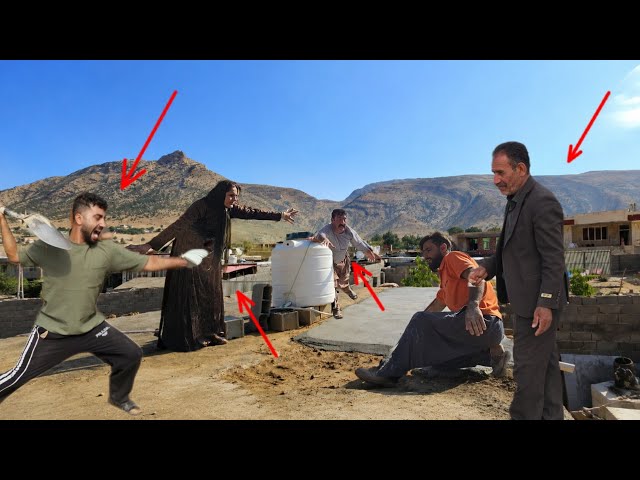 Mirza Ali helps Hamidah with the roof of the building: Mehdi threatens to sell the land