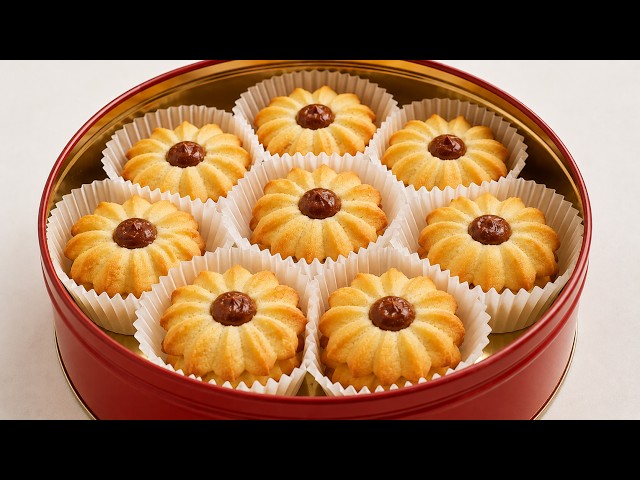 🍪 4-Ingredient Danish Butter Cookies — Bakery Style!